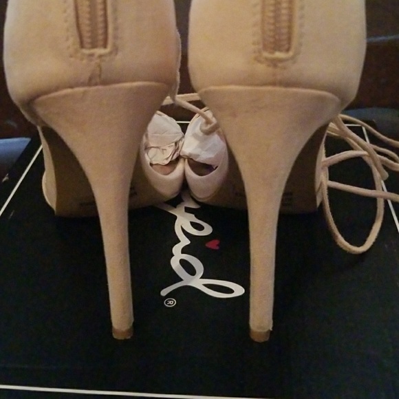 High heels - Picture 7 of 8